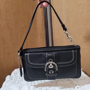 Y2K Coach Black Leather Buckle Soho Purse Wristlet W/ Magnectic & Zipper Closure